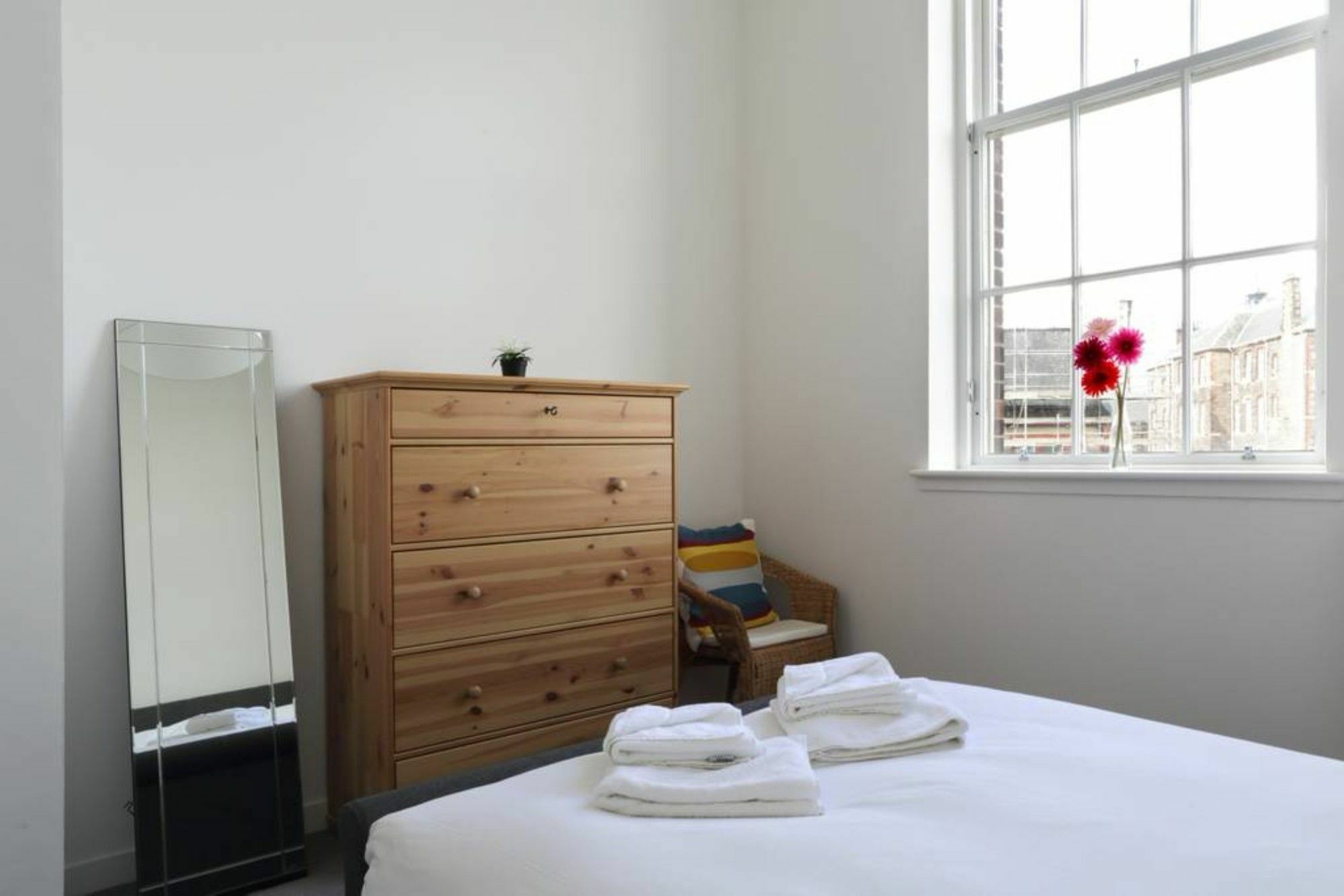 Appartement Spacious 2 Bedroom Loft In Converted School!
