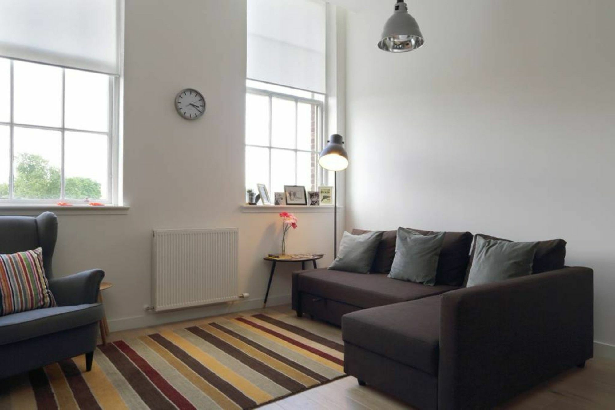Spacious 2 Bedroom Loft In Converted School! Appartement Édimbourg
