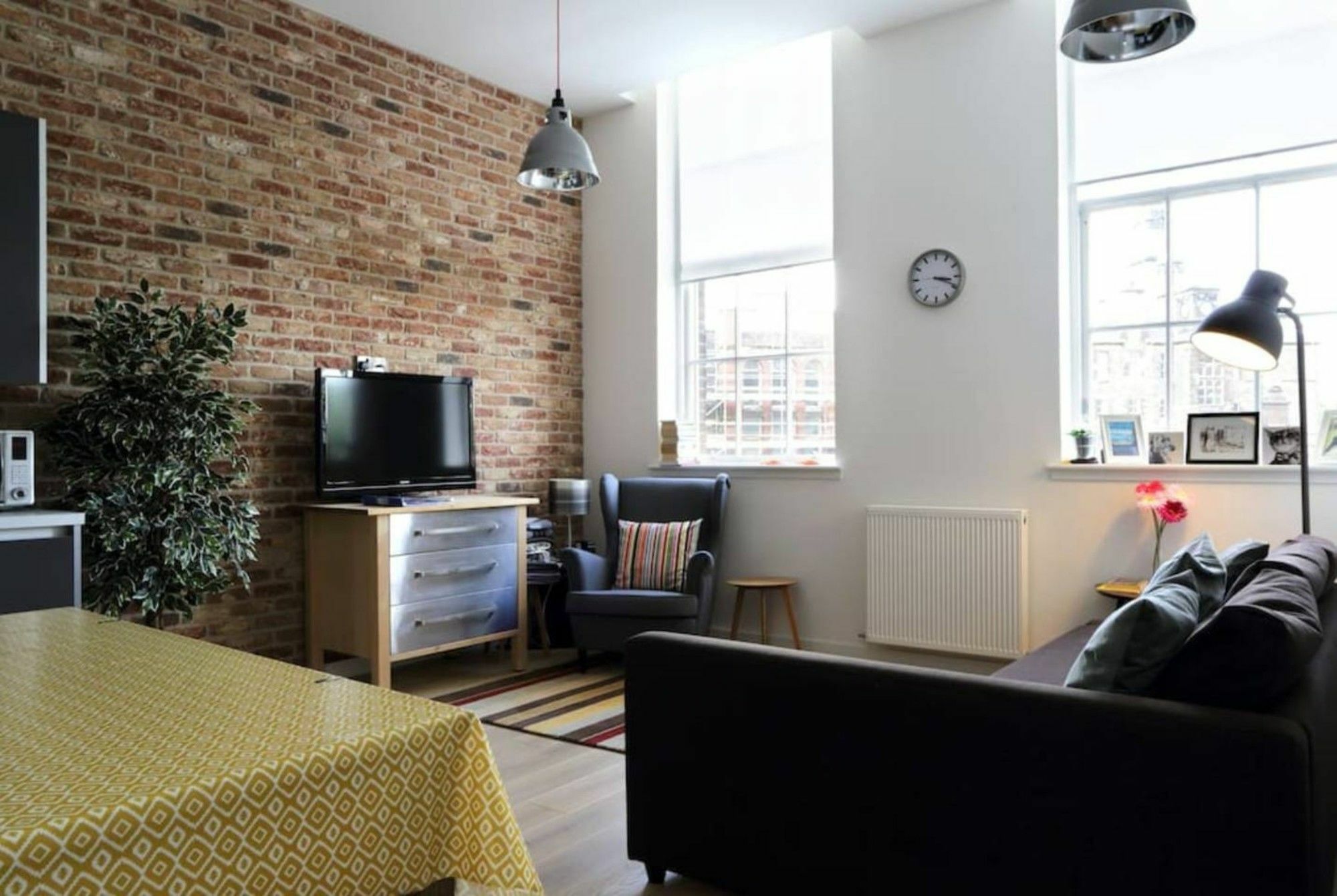 Spacious 2 Bedroom Loft In Converted School! * Édimbourg